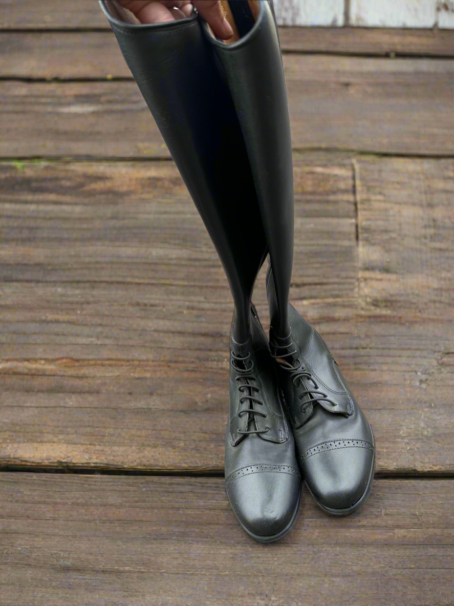 Women’s Size 7 Treadstone riding boots