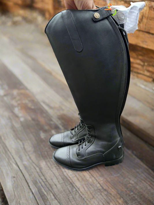Women’s Size 7 Treadstone riding boots